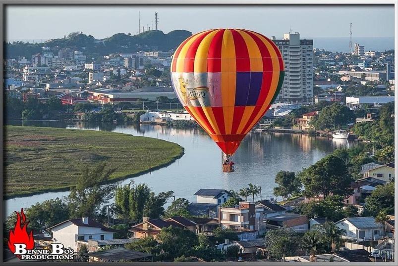 Villa CASA completa em TORRES-RS - O MELHOR CUSTO BENEFICIO na mais bela praia Gaúcha - Cozinha - Banheiro - Ar condicionado - Smart TV 32 Android Apps Youtube - Netflix - Prime Vídeo e Wi-Fi - Estacionamento - Acomoda até 10 pessoas - Anfitriã Superhost n Extérieur photo