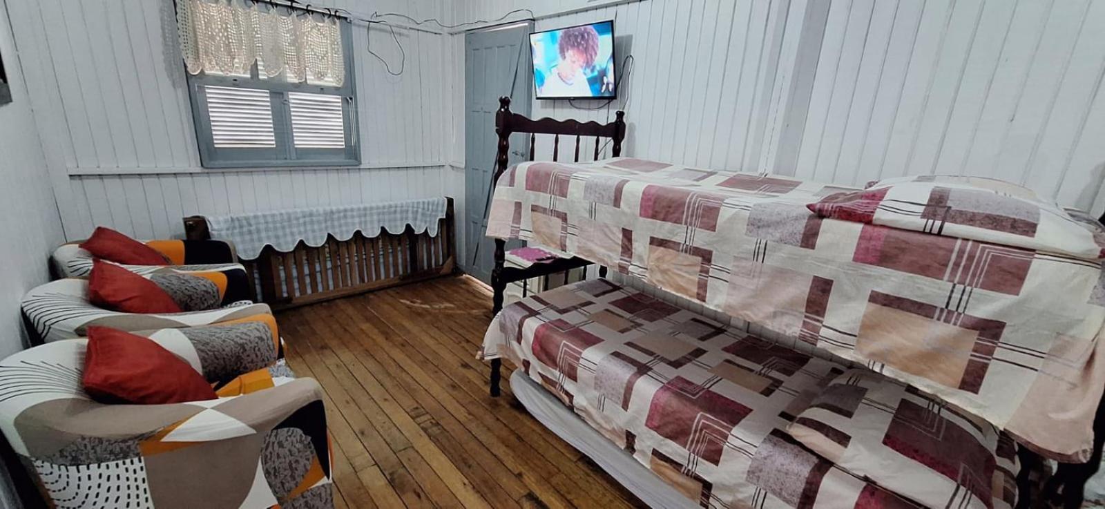 Villa CASA completa em TORRES-RS - O MELHOR CUSTO BENEFICIO na mais bela praia Gaúcha - Cozinha - Banheiro - Ar condicionado - Smart TV 32 Android Apps Youtube - Netflix - Prime Vídeo e Wi-Fi - Estacionamento - Acomoda até 10 pessoas - Anfitriã Superhost n Extérieur photo