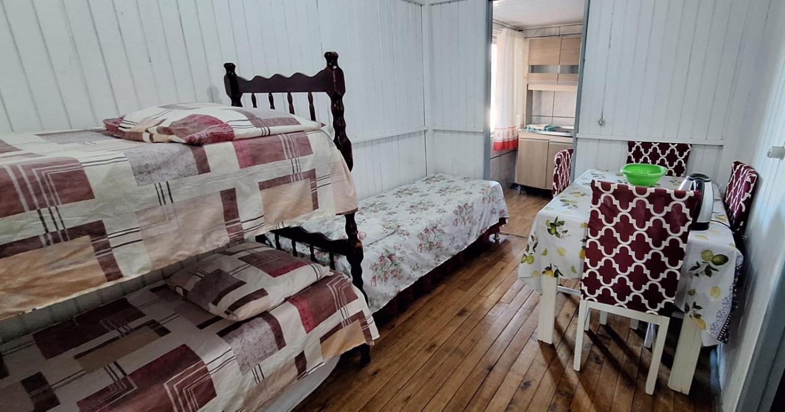 Villa CASA completa em TORRES-RS - O MELHOR CUSTO BENEFICIO na mais bela praia Gaúcha - Cozinha - Banheiro - Ar condicionado - Smart TV 32 Android Apps Youtube - Netflix - Prime Vídeo e Wi-Fi - Estacionamento - Acomoda até 10 pessoas - Anfitriã Superhost n Extérieur photo